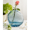 Vase en verre littéraire de la forme irrégulière du bleu fumé irrégulier